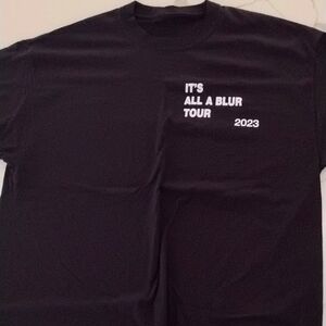 It's all a blue tshirt